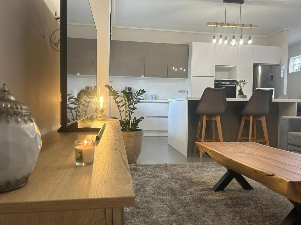 New Minimal Apartment,10' From Athens Airport Спата Экстерьер фото