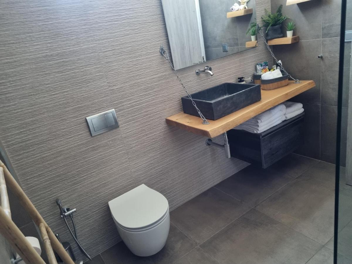 New Minimal Apartment,10' From Athens Airport Спата Экстерьер фото