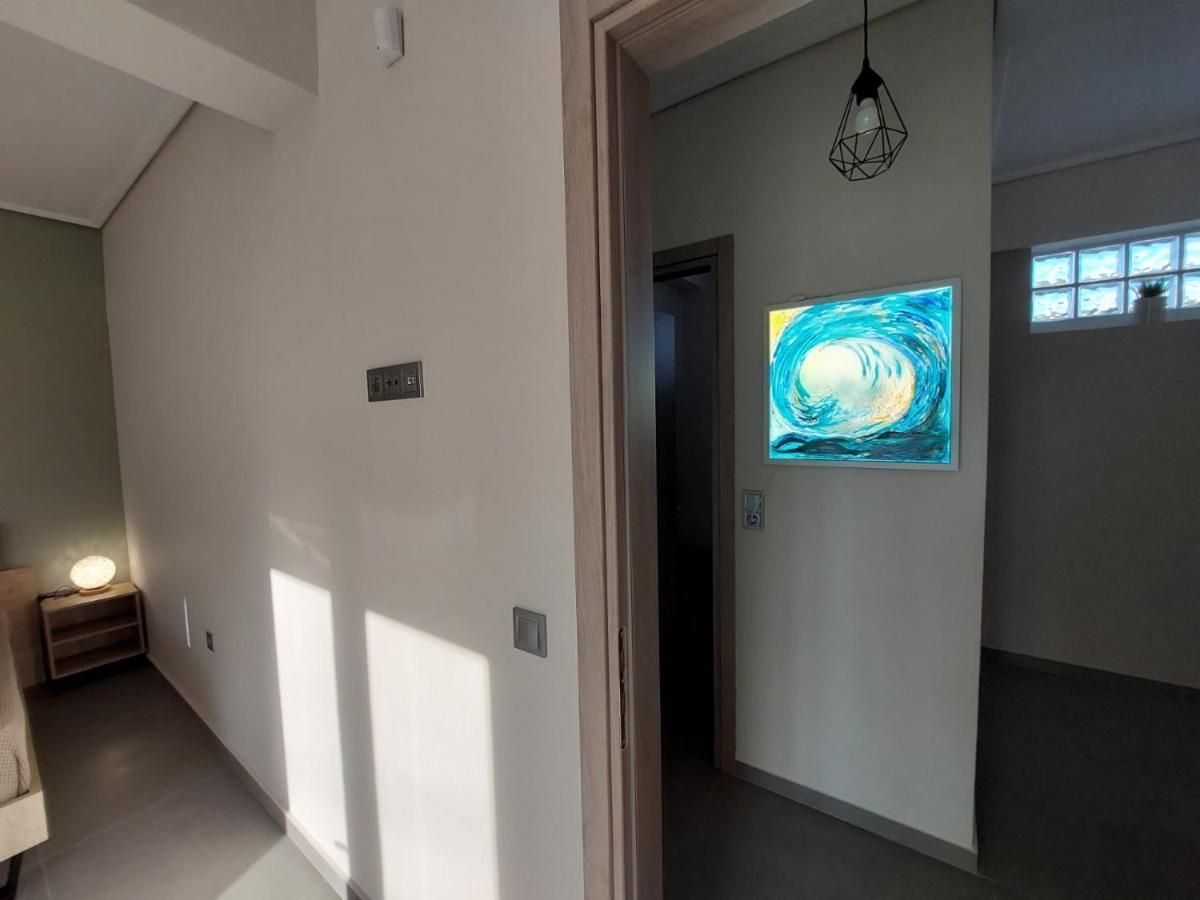 New Minimal Apartment,10' From Athens Airport Спата Экстерьер фото